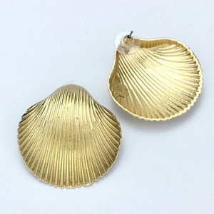 Shell Earring