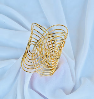 Circle Gold Cuff Bracelet