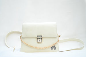 WM Snowy Elegance Strathberry Bag